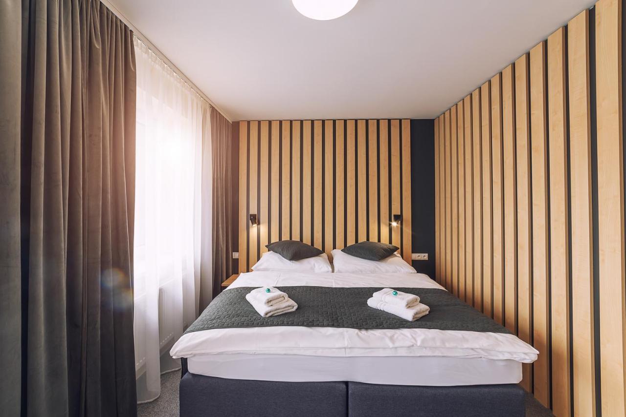 Timeout City Hotel Liptovský Mikuláš エクステリア 写真
