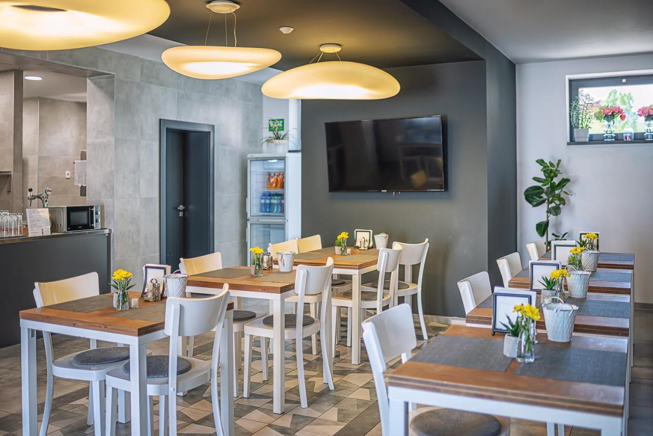 Timeout City Hotel Liptovský Mikuláš エクステリア 写真
