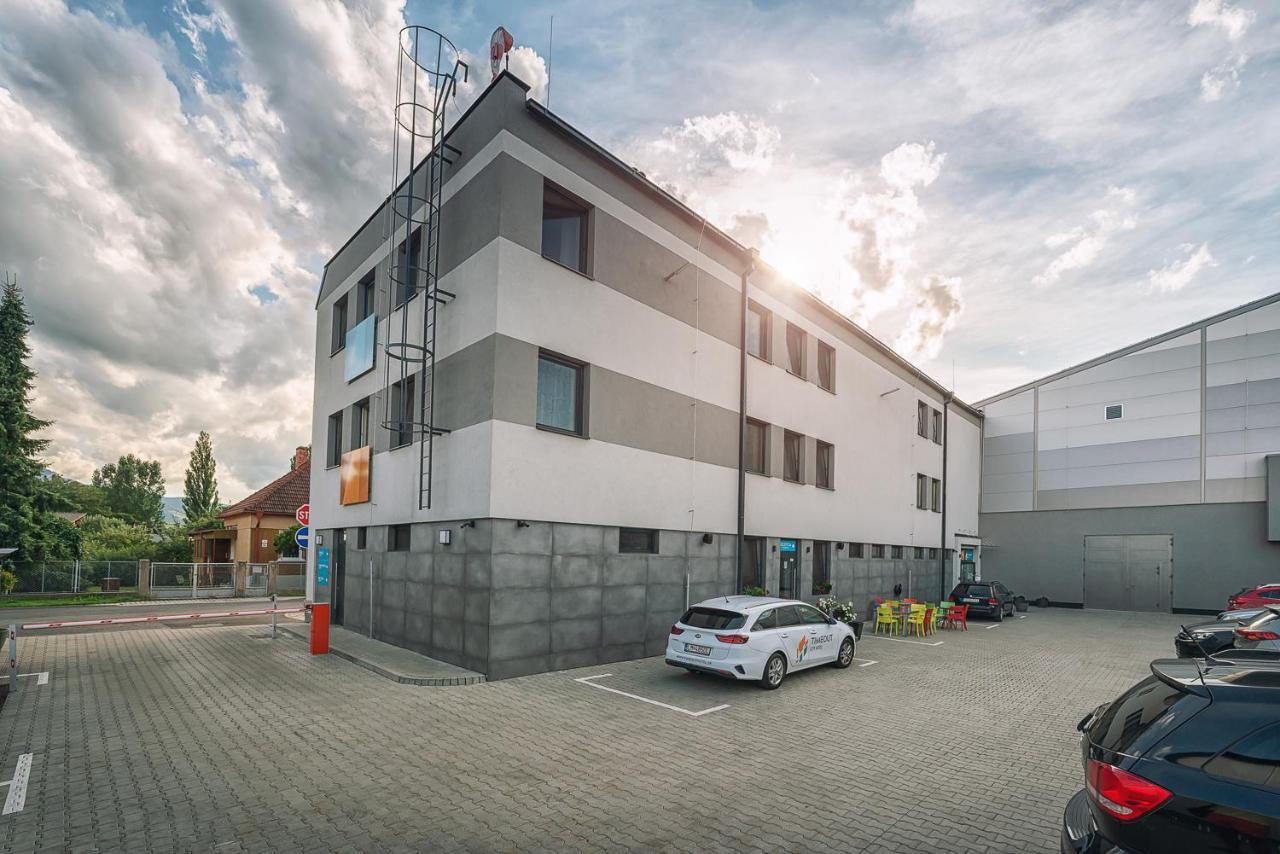 Timeout City Hotel Liptovský Mikuláš エクステリア 写真